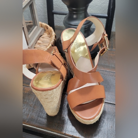 Michael Kors Leather Wedges EUC Size 8 - Picture 5 of 10